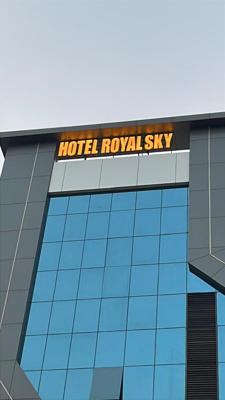 Hotel Royal Sky Morbi Zewnętrze zdjęcie