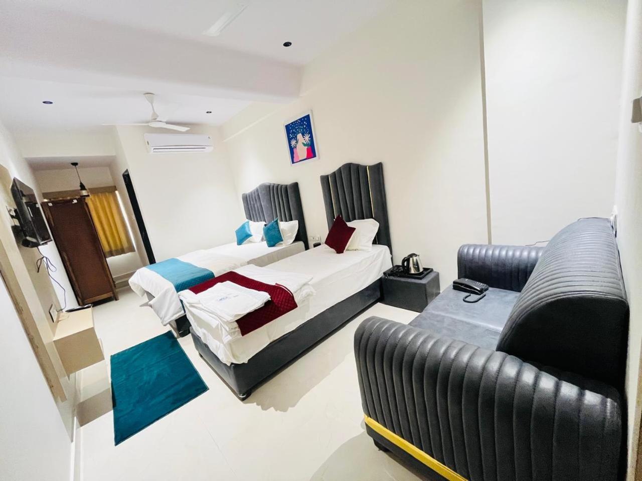 Hotel Royal Sky Morbi Zewnętrze zdjęcie