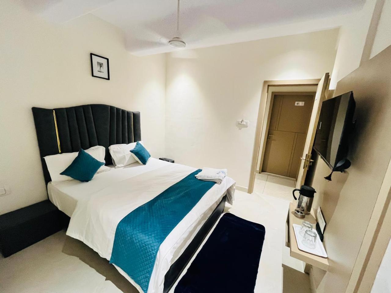 Hotel Royal Sky Morbi Zewnętrze zdjęcie