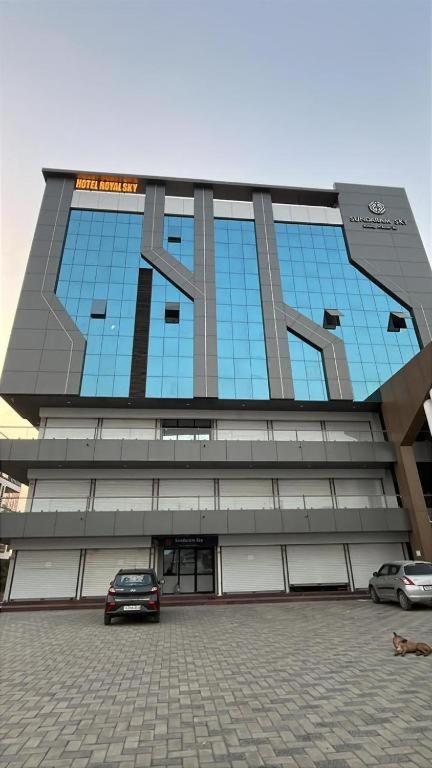 Hotel Royal Sky Morbi Zewnętrze zdjęcie