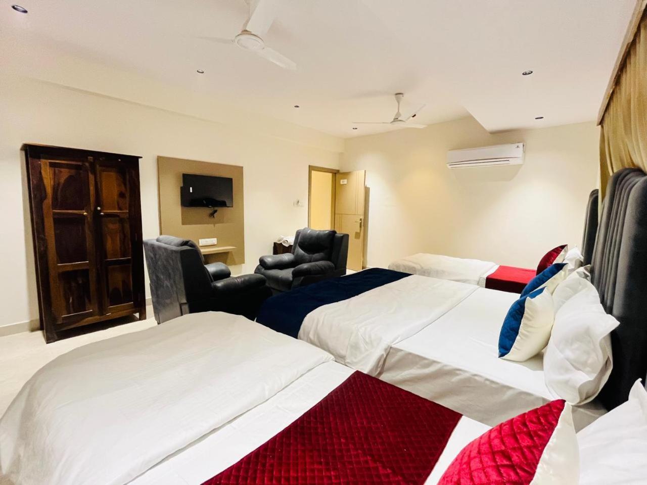 Hotel Royal Sky Morbi Zewnętrze zdjęcie